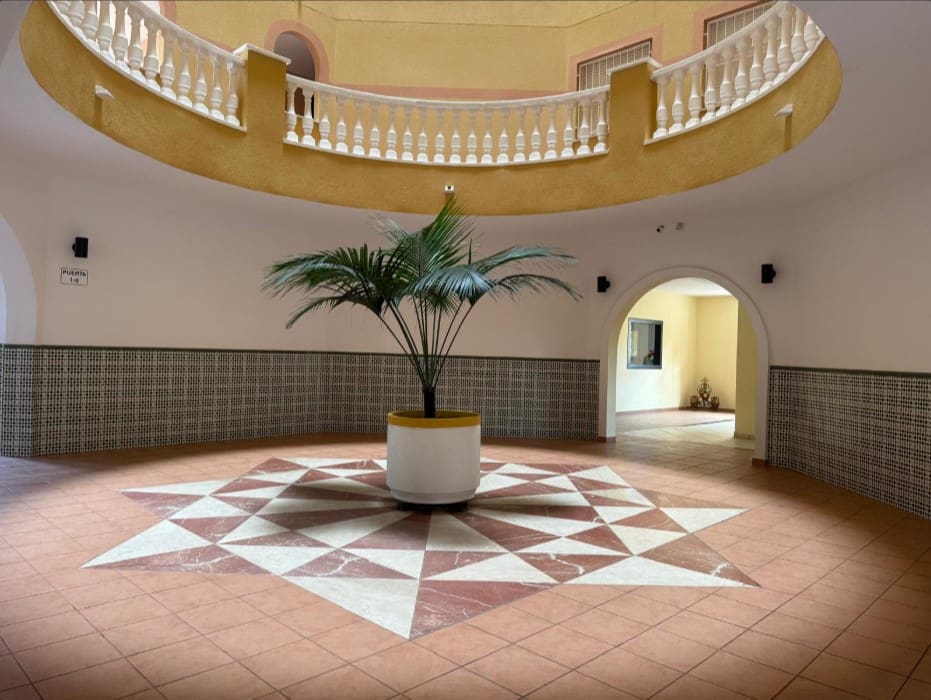 Apartamento de 4 habitaciones en Torrevieja en venta con piscina garaje - 495.000 € (Ref: 9969347)