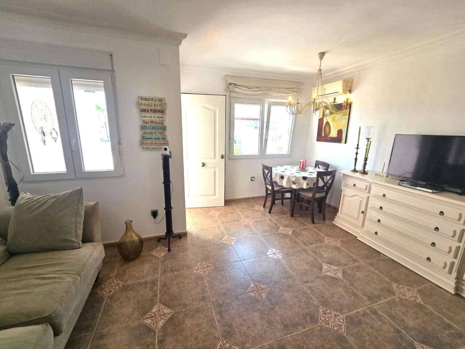 3 camera da letto Bungalow in vendita in Torrevieja con piscina - 272.000 € (Rif: 9972946)
