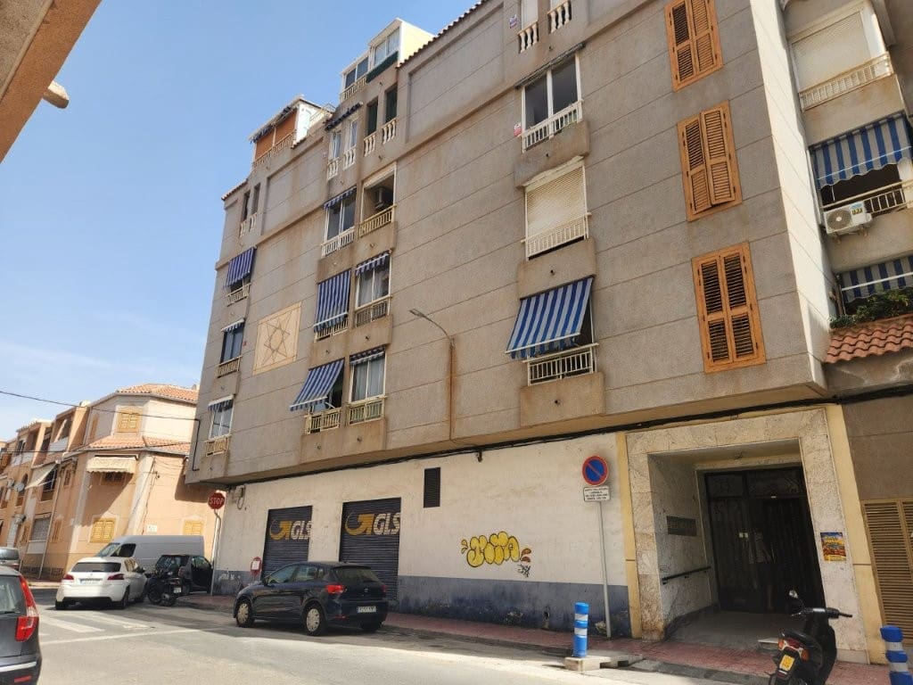 1 Zimmer Apartment zu verkaufen in Torrevieja mit Pool - 105.000 € (Ref: 9972947)