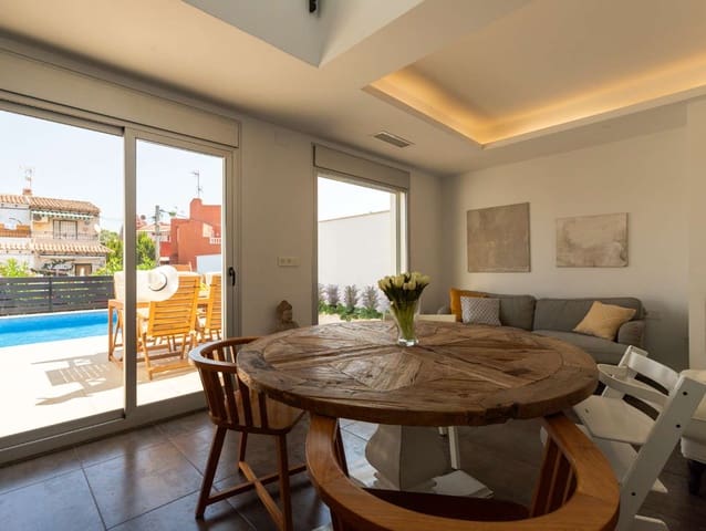5 soverom Rekkehus til salgs i Aguas Nuevas, Torrevieja med svømmebasseng - € 480 000 (Ref: 9976879)