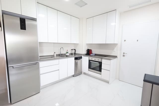 3 soveværelse Lejlighed til salg i Villamartin, Orihuela med swimmingpool garage - € 335.000 (Ref: 9976880)