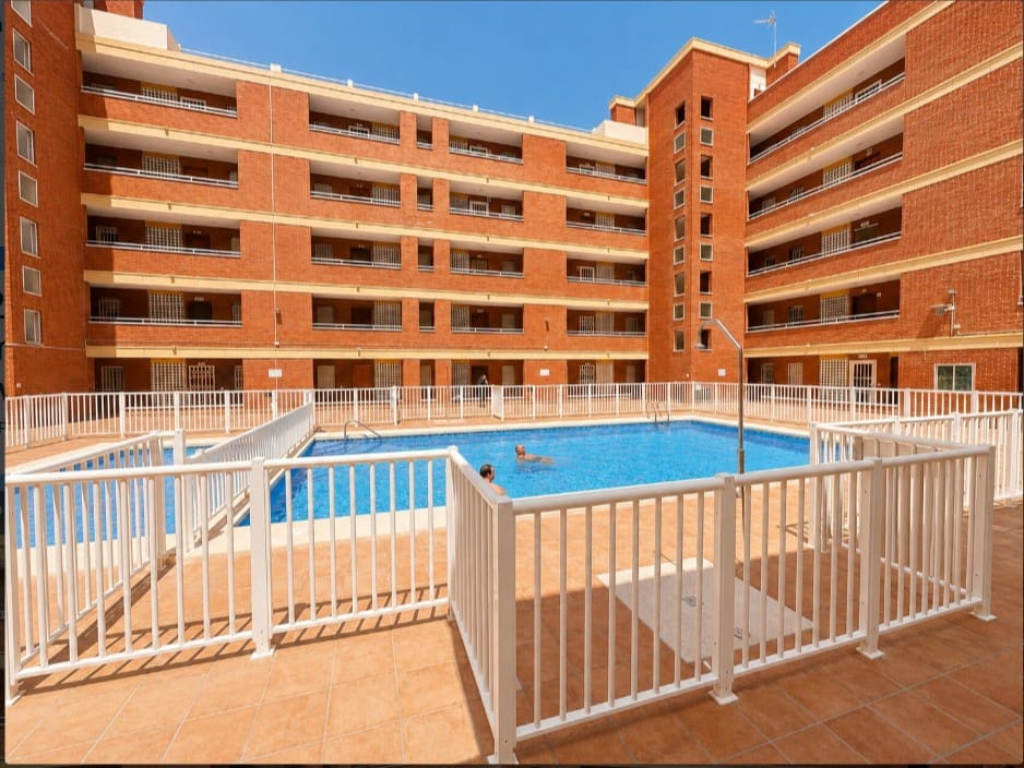 2 makuuhuone Huoneisto myytävänä paikassa Torrevieja mukana uima-altaan - 140 000 € (Ref: 9978446)