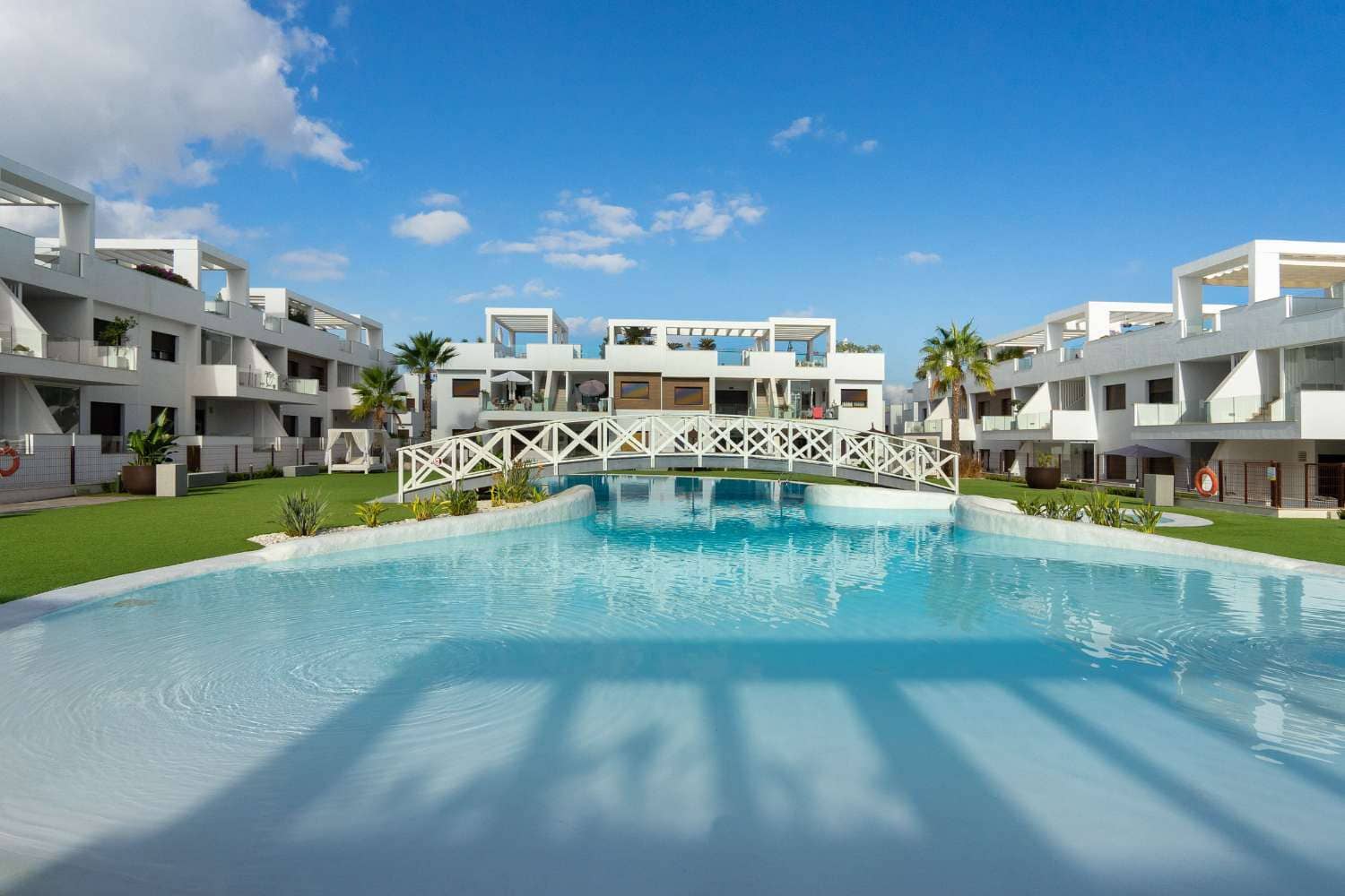 3 bedroom Villa for sale in Torrevieja with pool - € 495,000 (Ref: 9978447)
