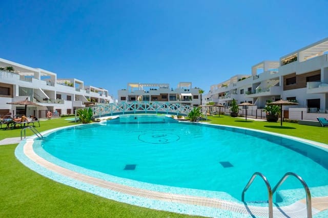 3 soveværelse Villa til salg i Los Balcones - Los Altos, Torrevieja med swimmingpool - € 495.000 (Ref: 9978447)
