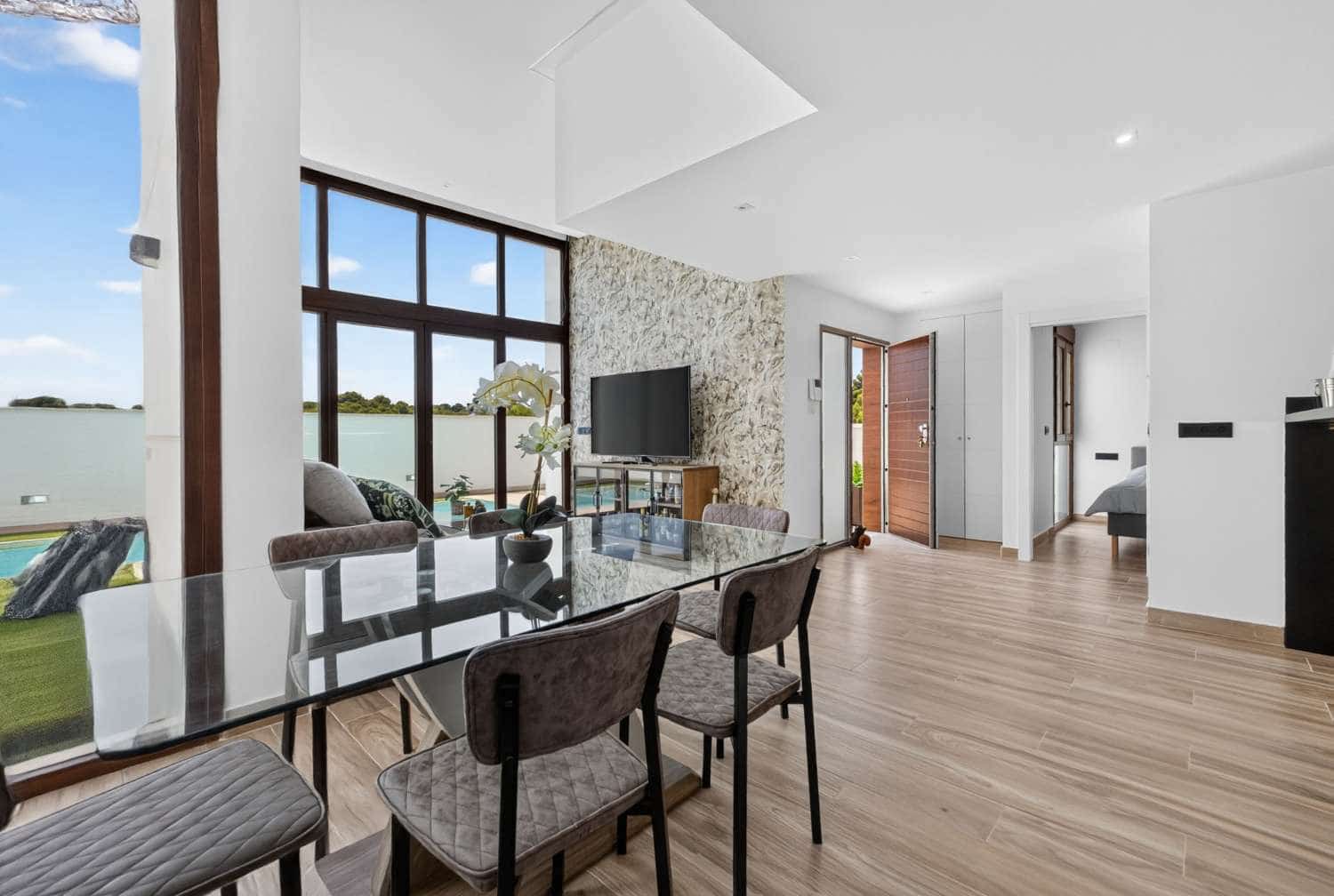 3 bedroom Villa for sale in Torrevieja with pool - € 495,000 (Ref: 9978447)