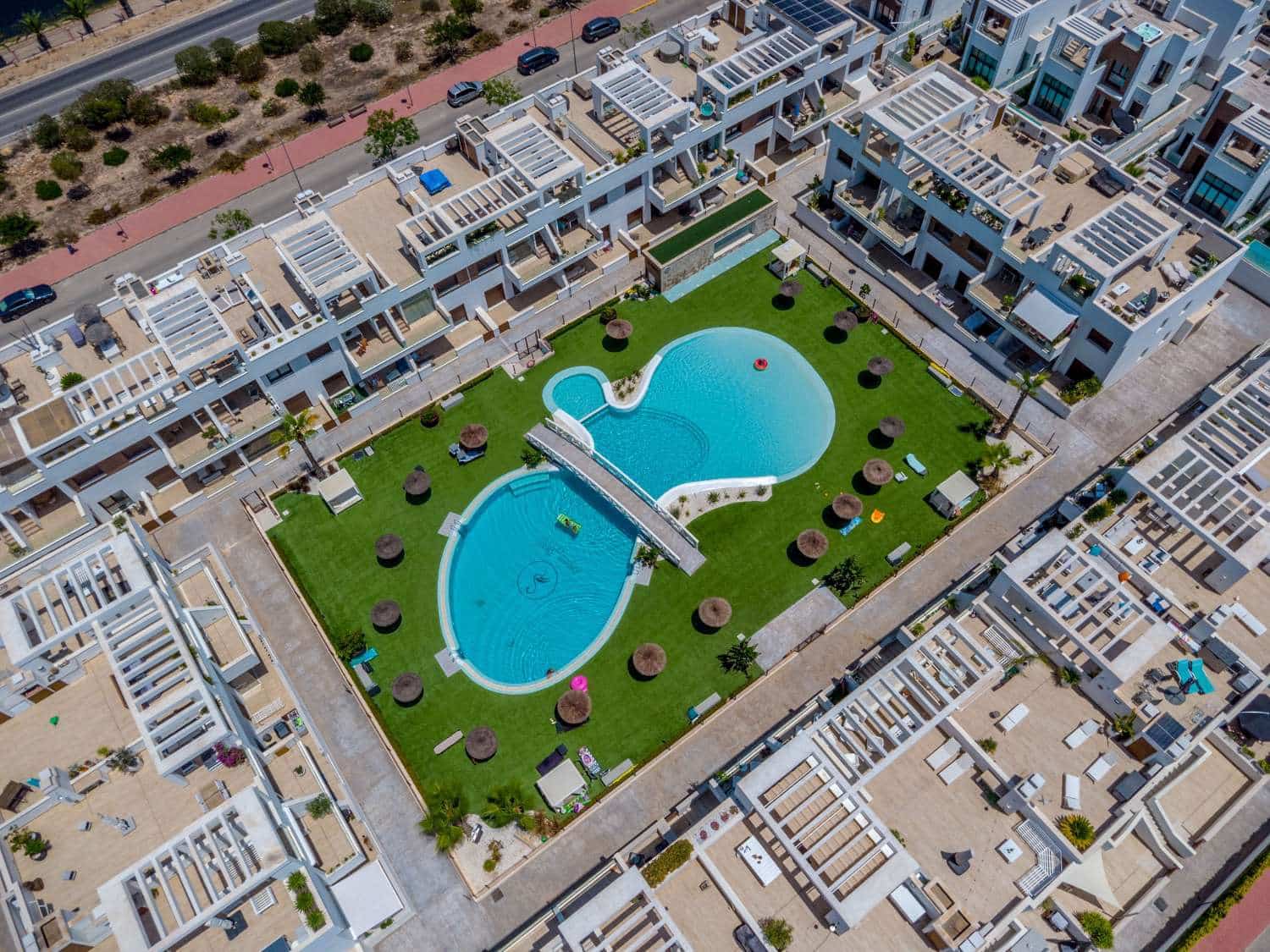 3 bedroom Villa for sale in Torrevieja with pool - € 495,000 (Ref: 9978447)