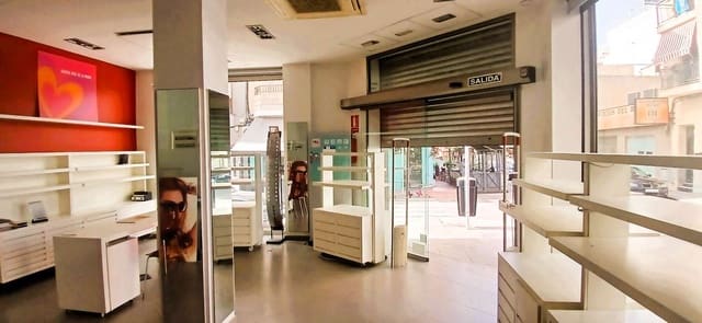 Erhverv til salg i Centro - Muelle Pesquero, Torrevieja - € 195.000 (Ref: 9984495)