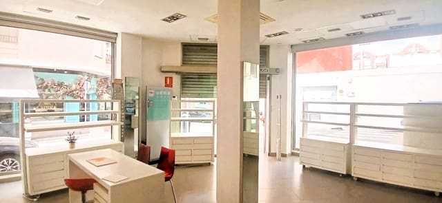 Erhverv til salg i Centro - Muelle Pesquero, Torrevieja - € 195.000 (Ref: 9984495)