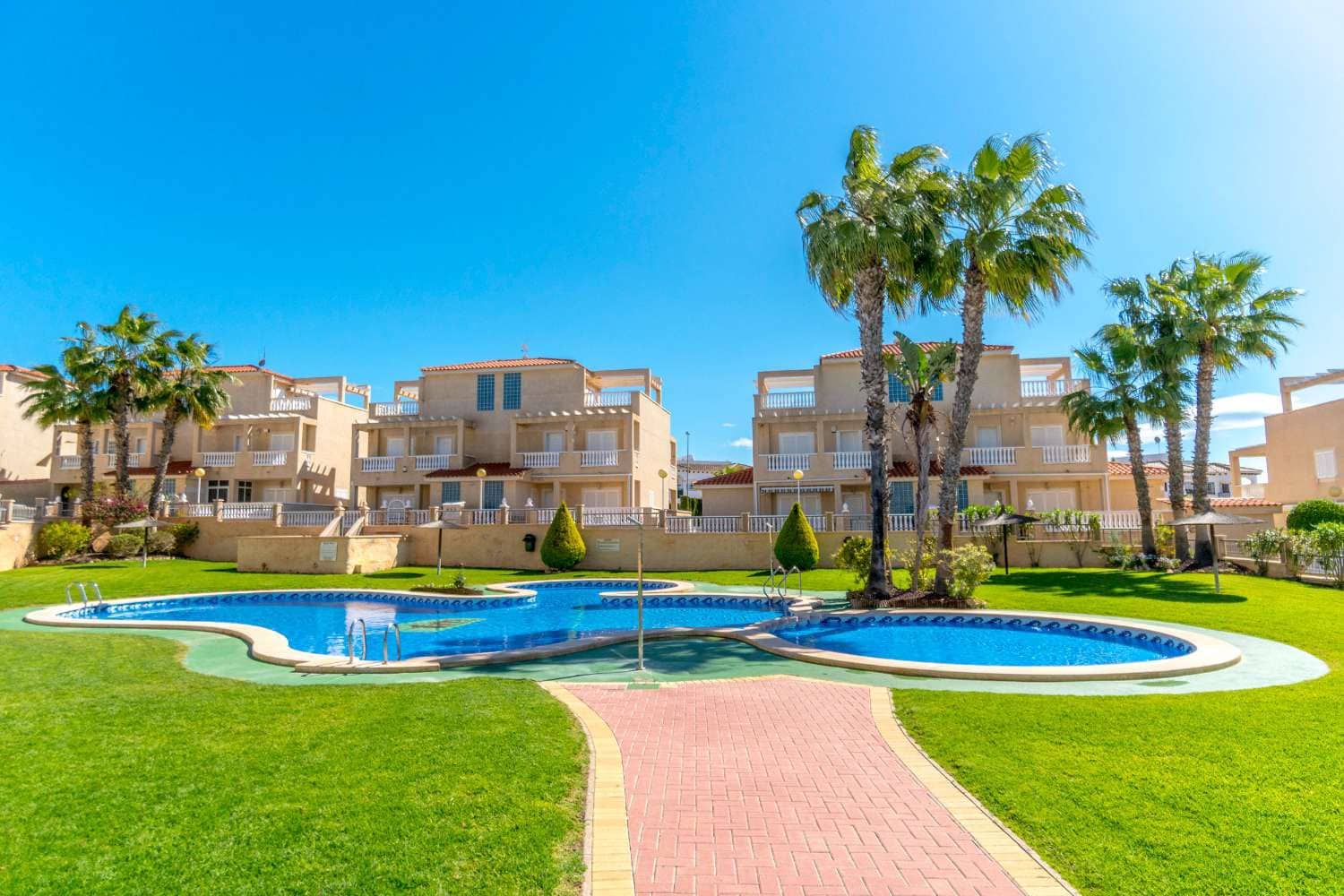 Apartamento de 2 habitaciones en La Zenia en venta con piscina - 226.000 € (Ref: 9986488)