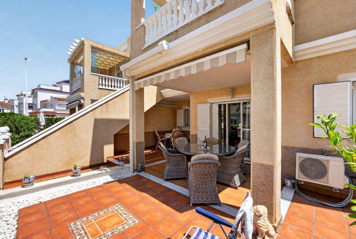 Apartamento de 2 habitaciones en La Zenia en venta con piscina - 226.000 € (Ref: 9986488)