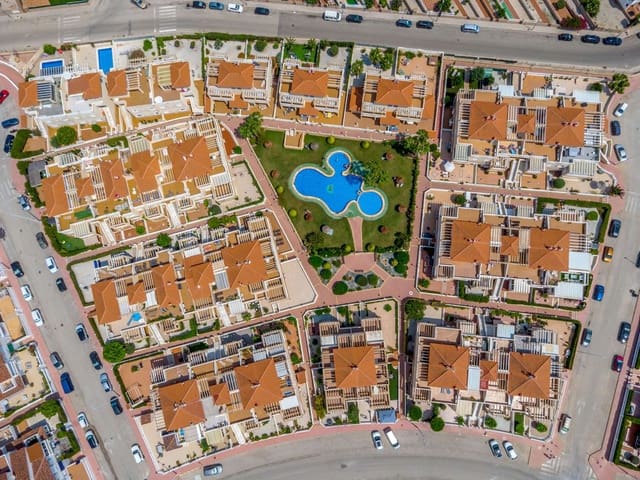 Apartamento de 2 habitaciones en La Zenia, Orihuela en venta con piscina - 226.000 € (Ref: 9986488)