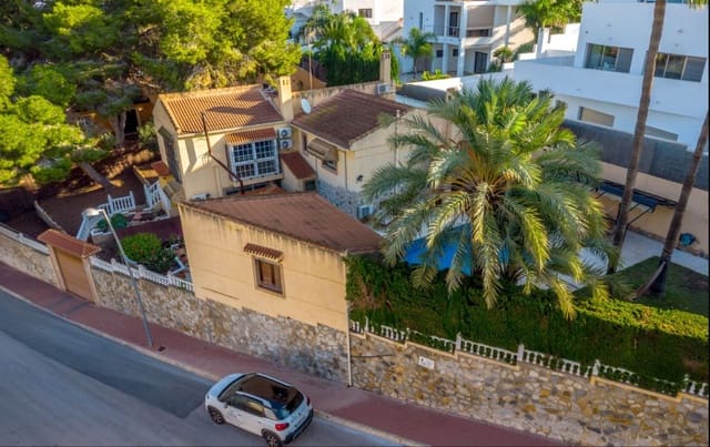 4 Zimmer Villa zu verkaufen in Los Balcones mit Pool - 490.000 € (Ref: 9996717)