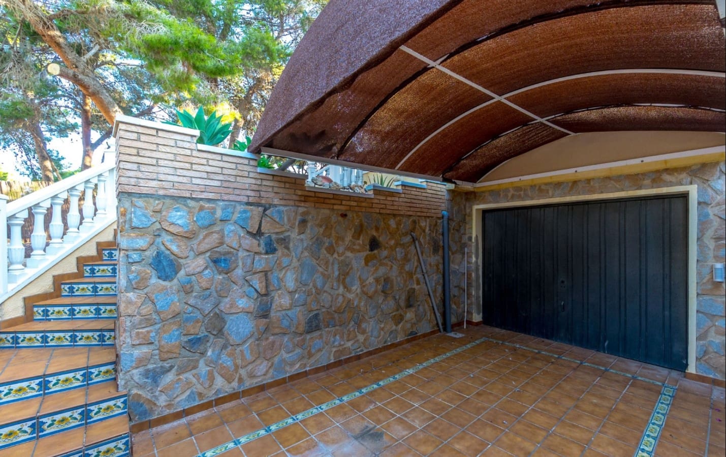 4 Zimmer Villa zu verkaufen in Los Balcones mit Pool - 490.000 € (Ref: 9996717)