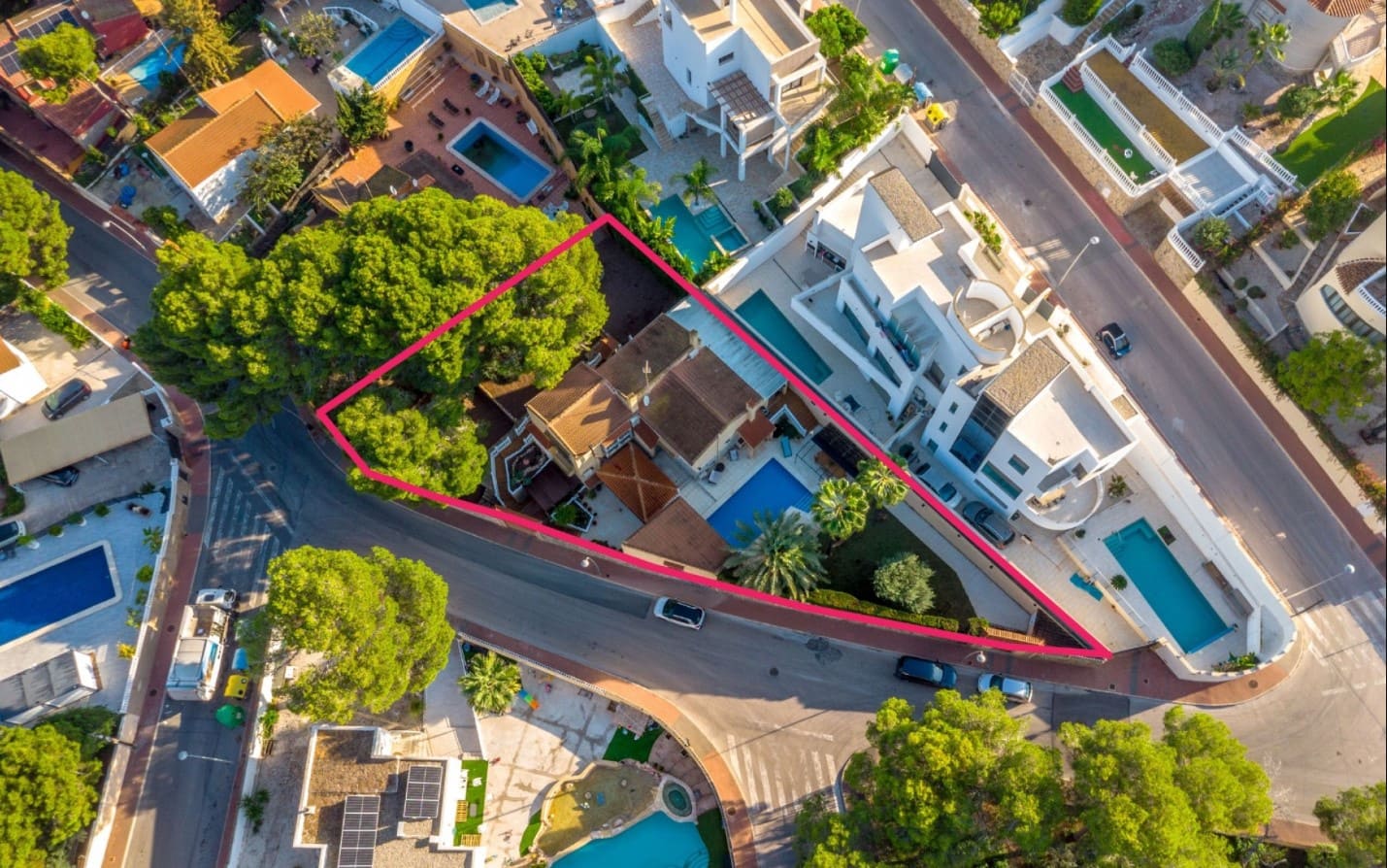4 Zimmer Villa zu verkaufen in Los Balcones mit Pool - 490.000 € (Ref: 9996717)