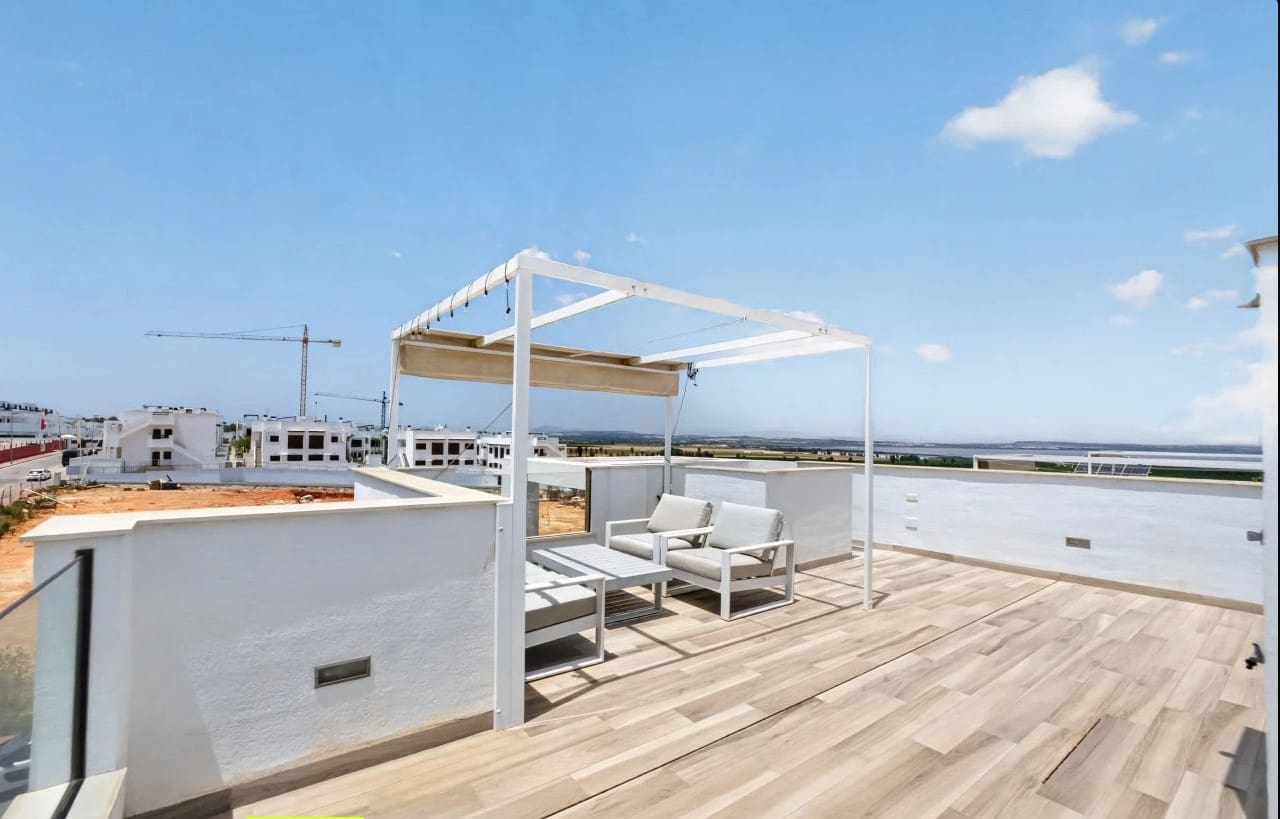 4 makuuhuone Huvila myytävänä paikassa Torrevieja mukana uima-altaan - 515 000 € (Ref: 9998157)