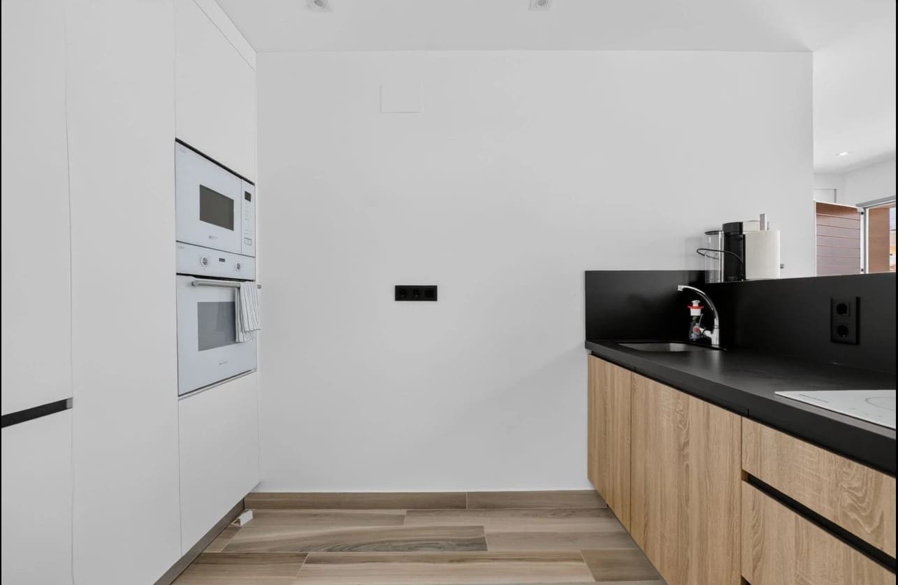 4 makuuhuone Huvila myytävänä paikassa Torrevieja mukana uima-altaan - 515 000 € (Ref: 9998157)