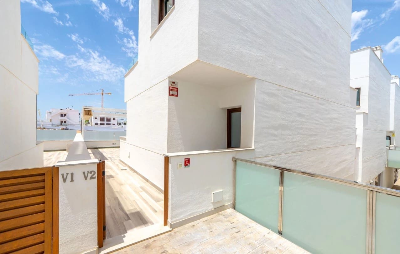 4 makuuhuone Huvila myytävänä paikassa Torrevieja mukana uima-altaan - 515 000 € (Ref: 9998157)