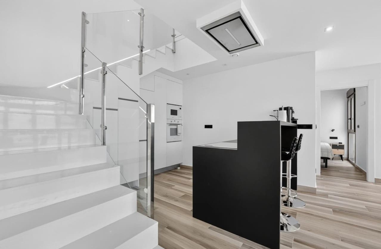 4 makuuhuone Huvila myytävänä paikassa Torrevieja mukana uima-altaan - 515 000 € (Ref: 9998157)
