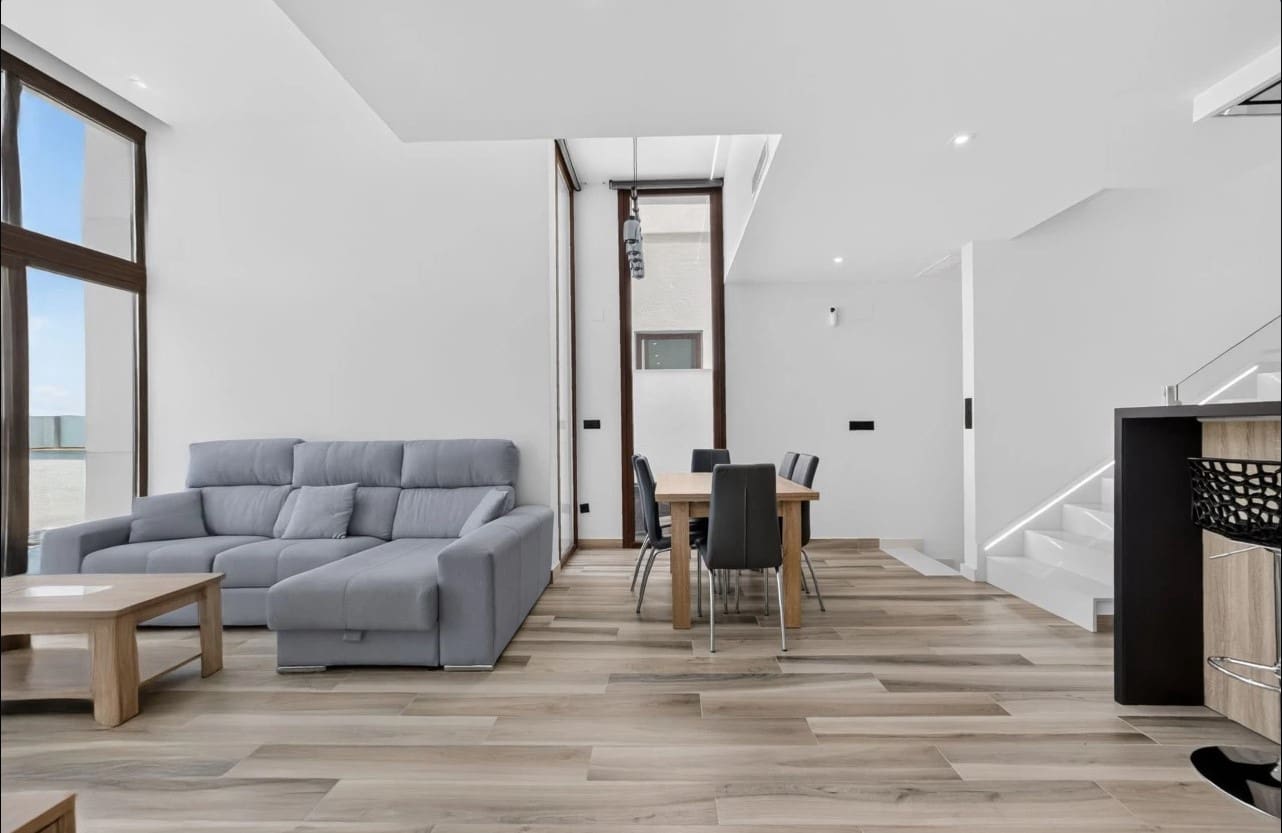 4 makuuhuone Huvila myytävänä paikassa Torrevieja mukana uima-altaan - 515 000 € (Ref: 9998157)