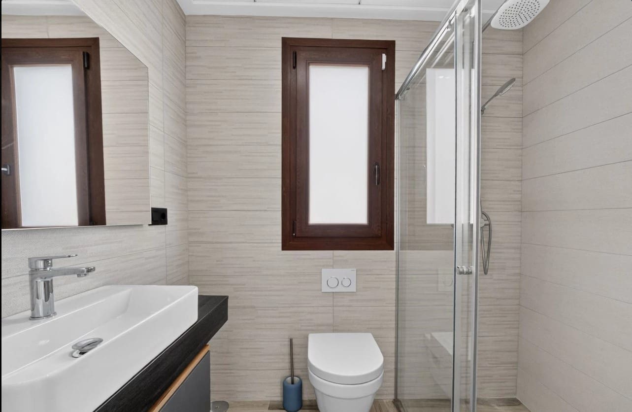 4 makuuhuone Huvila myytävänä paikassa Torrevieja mukana uima-altaan - 515 000 € (Ref: 9998157)