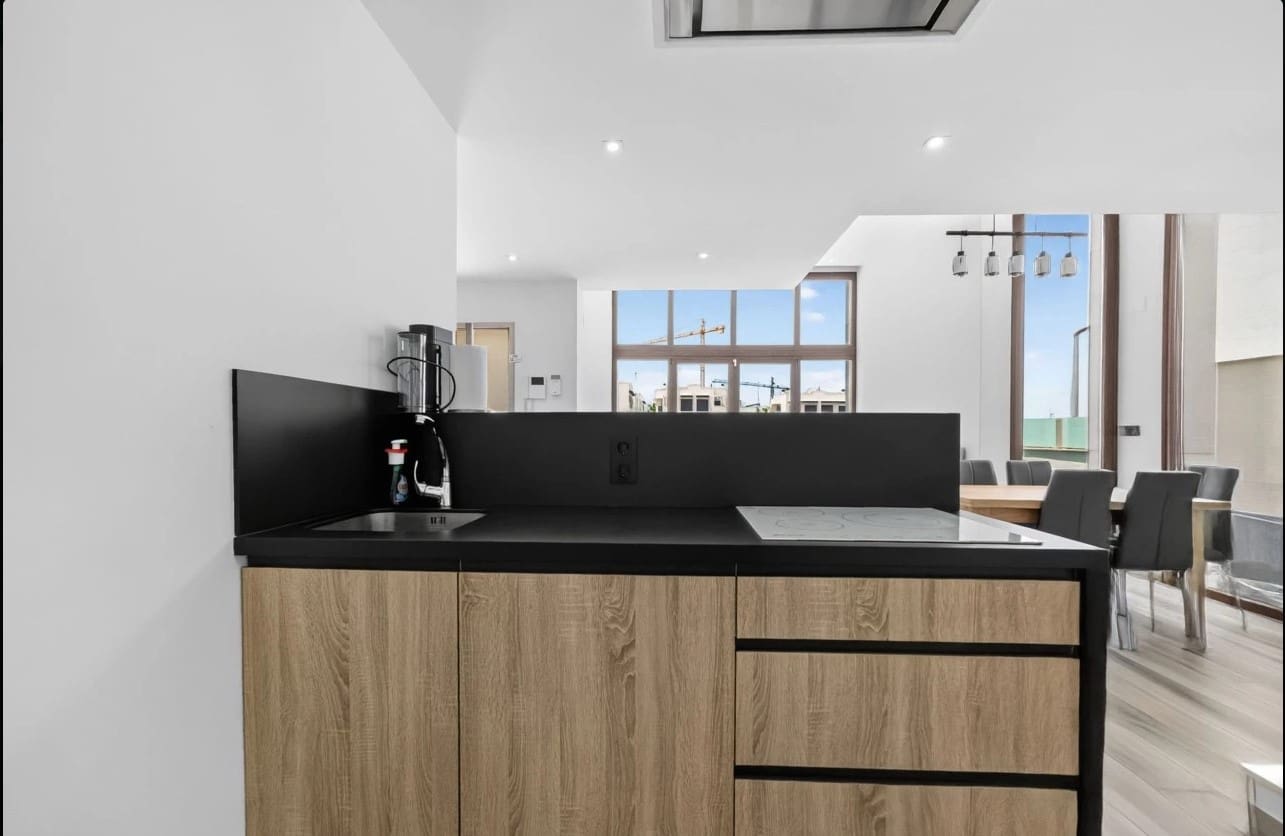 4 makuuhuone Huvila myytävänä paikassa Torrevieja mukana uima-altaan - 515 000 € (Ref: 9998157)