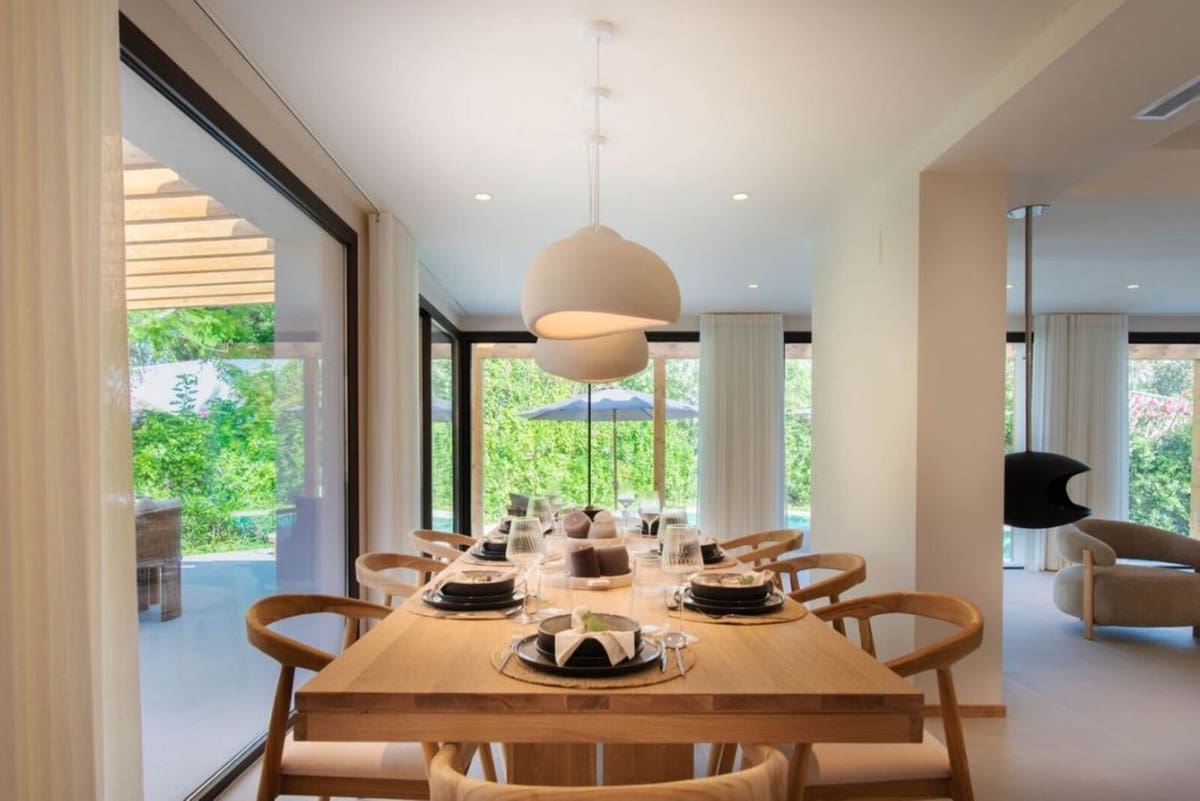 4 bedroom Villa for sale in Marbella with pool garage - € 3,150,000 (Ref: 10004553)