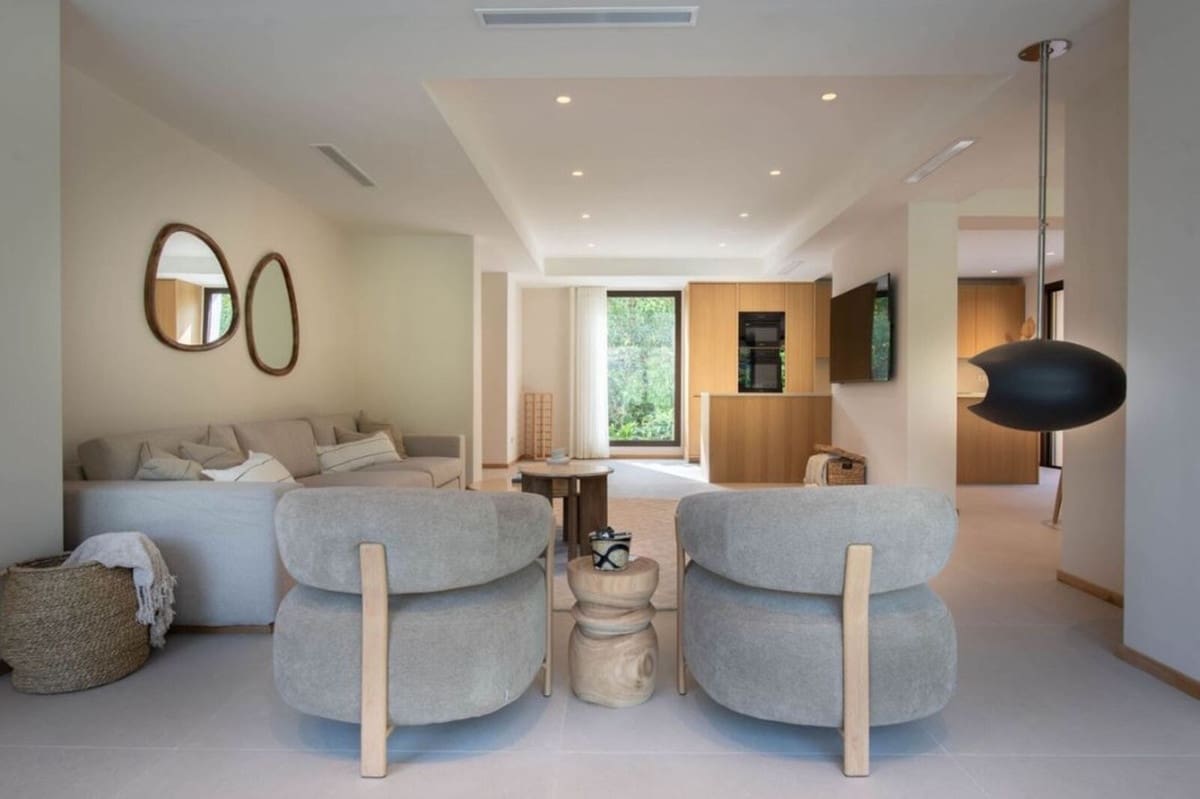 4 bedroom Villa for sale in Marbella with pool garage - € 3,150,000 (Ref: 10004553)