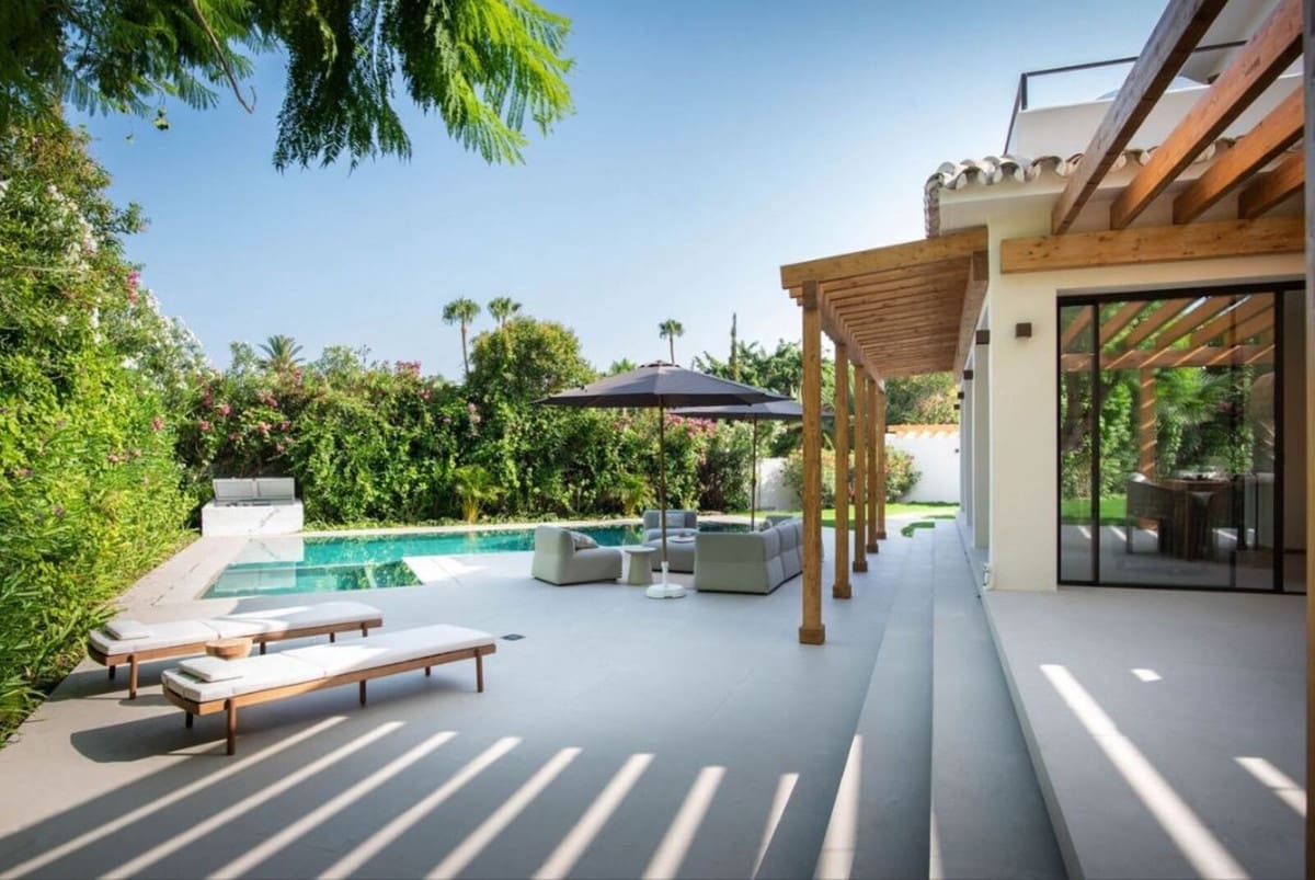 4 bedroom Villa for sale in Marbella with pool garage - € 3,150,000 (Ref: 10004553)