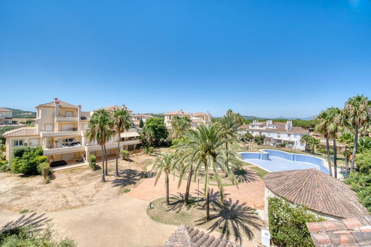 Apartamento de 3 habitaciones en San Roque en venta con piscina garaje - 629.000 € (Ref: 10007934)