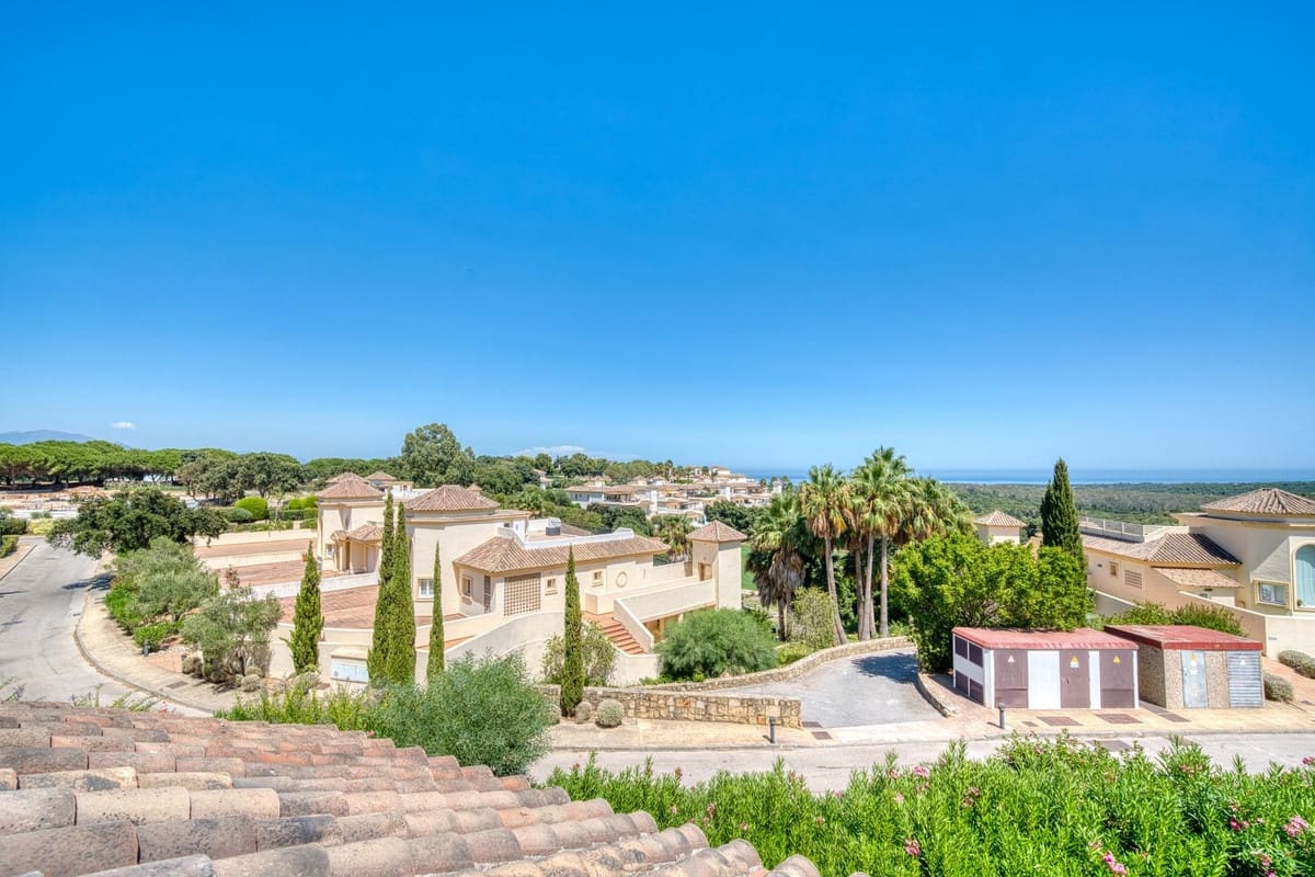 Apartamento de 3 habitaciones en San Roque en venta con piscina garaje - 629.000 € (Ref: 10007934)