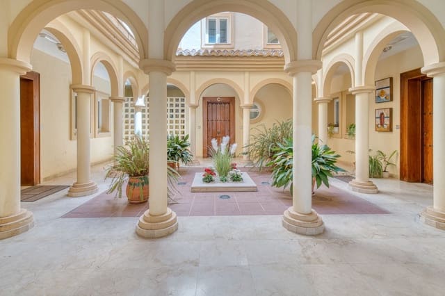 Apartamento de 3 habitaciones en San Roque en venta con piscina garaje - 629.000 € (Ref: 10007934)