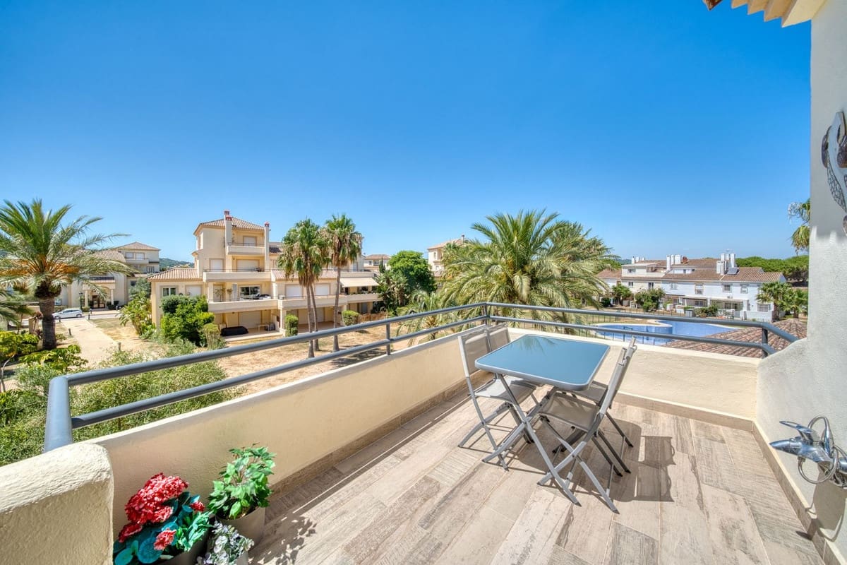 Apartamento de 3 habitaciones en San Roque en venta con piscina garaje - 629.000 € (Ref: 10007934)