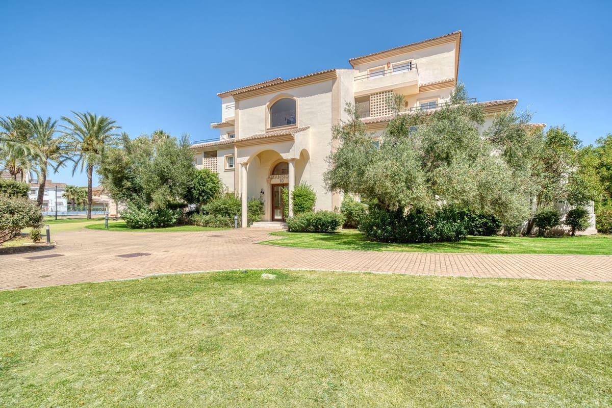 Apartamento de 3 habitaciones en San Roque en venta con piscina garaje - 629.000 € (Ref: 10007934)