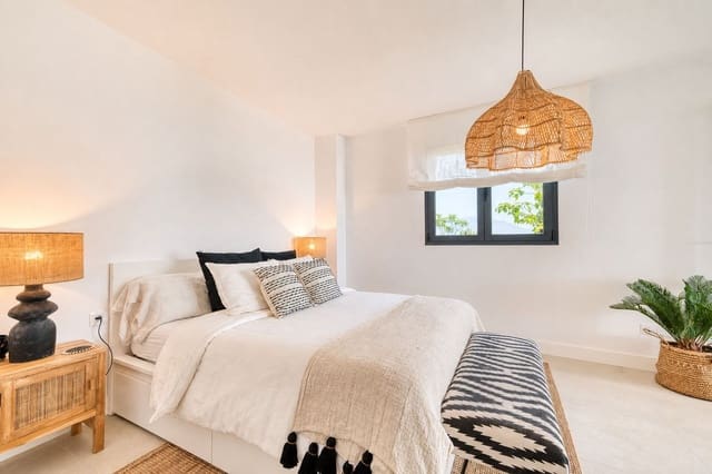 3 quarto Apartamento para venda em La Duquesa / Puerto de la Duquesa, Manilva com piscina garagem - 695 000 € (Ref: 10009887)