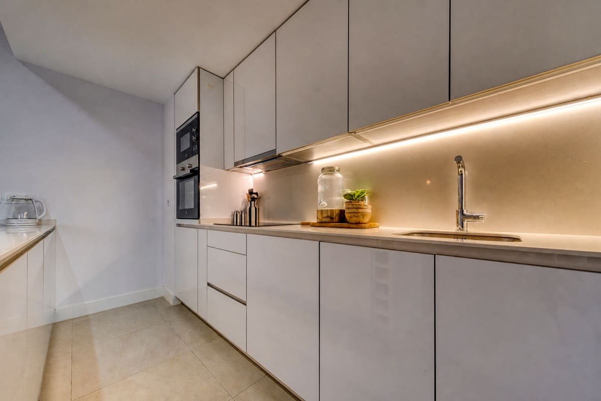 3 camera da letto Appartamento in vendita in La Duquesa / Puerto de la Duquesa con piscina garage - 695.000 € (Rif: 10009887)
