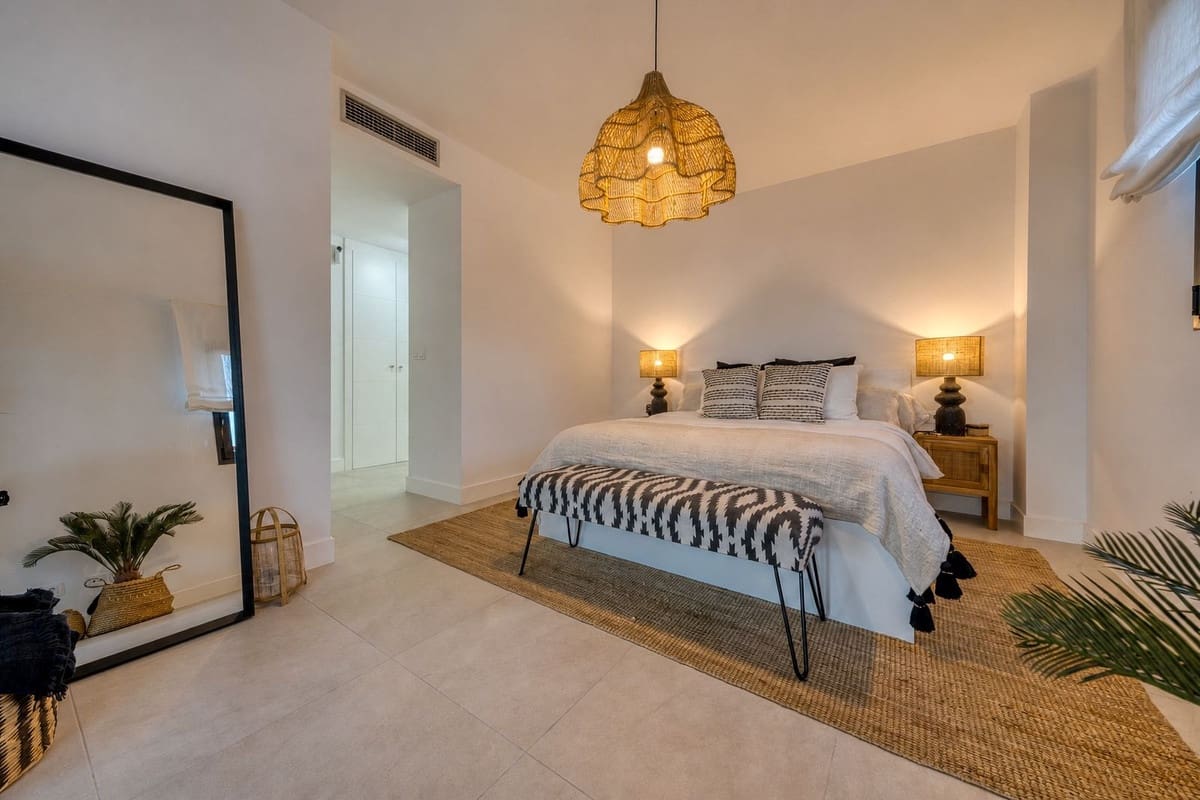 3 camera da letto Appartamento in vendita in La Duquesa / Puerto de la Duquesa con piscina garage - 695.000 € (Rif: 10009887)