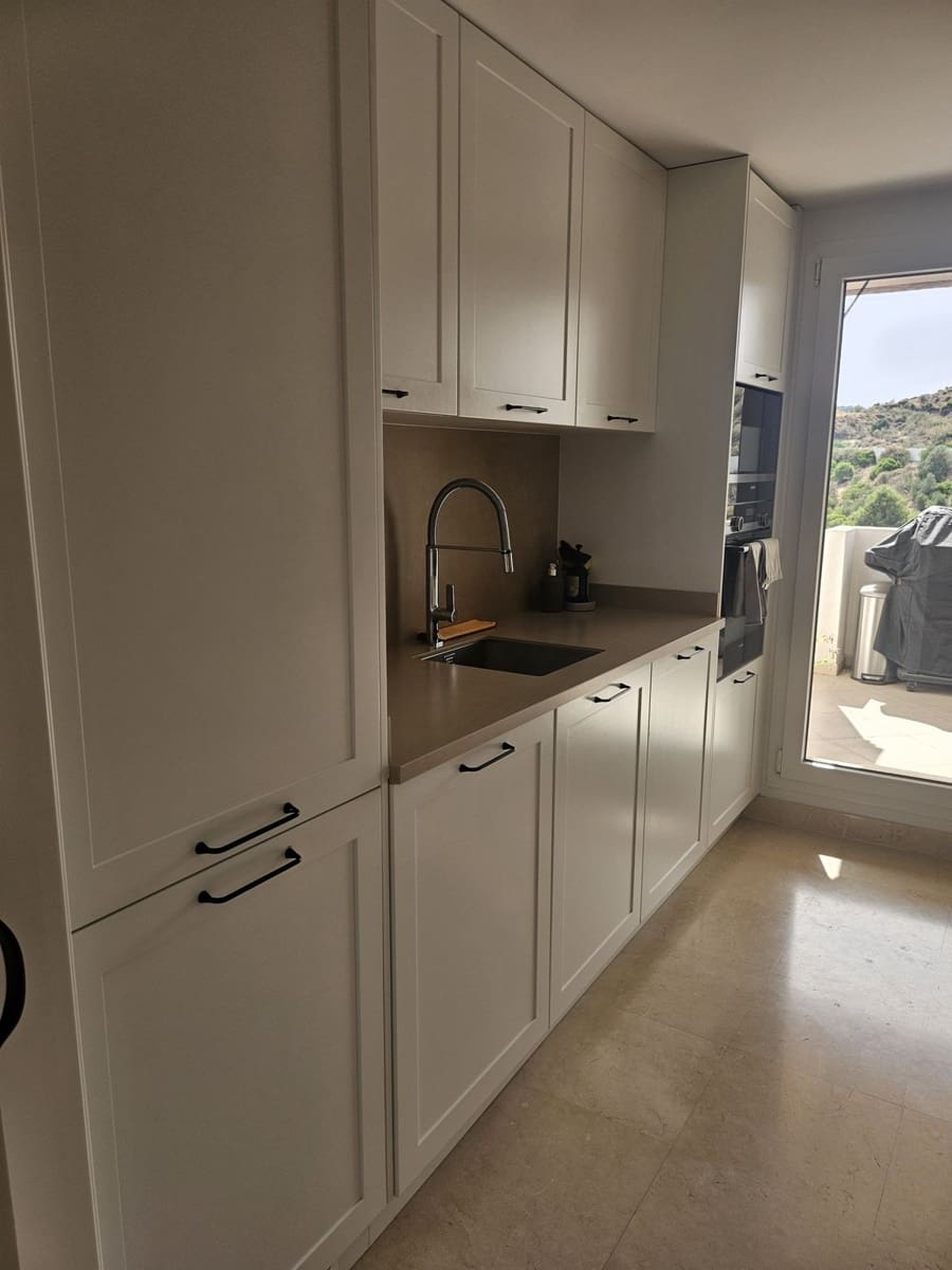 2 bedroom Apartment for rent in Aloha Golf with pool garage - € 2,750 (Ref: 10009960)