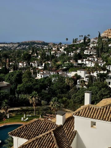 Apartamento de 2 habitaciones en Aloha Golf, Marbella en alquiler con piscina garaje - 2.750 € (Ref: 10009960)