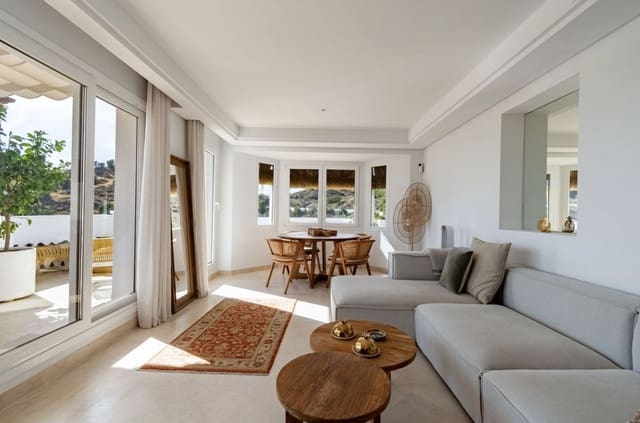 Apartamento de 2 habitaciones en Aloha Golf, Marbella en alquiler con piscina garaje - 2.750 € (Ref: 10009960)