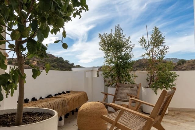 Apartamento de 2 habitaciones en Aloha Golf, Marbella en alquiler con piscina garaje - 2.750 € (Ref: 10009960)