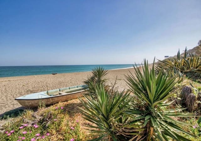 4 bedroom Villa for sale in La Duquesa / Puerto de la Duquesa, Manilva with pool garage - € 970,000 (Ref: 10012296)