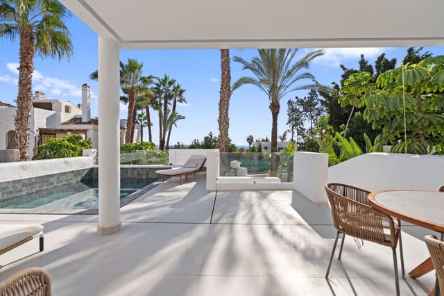 5 soveværelse Byhus til salg i El Paraiso, Estepona med swimmingpool garage - € 890.000 (Ref: 10012645)