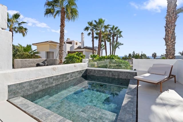5 soveværelse Byhus til salg i El Paraiso, Estepona med swimmingpool garage - € 890.000 (Ref: 10012645)
