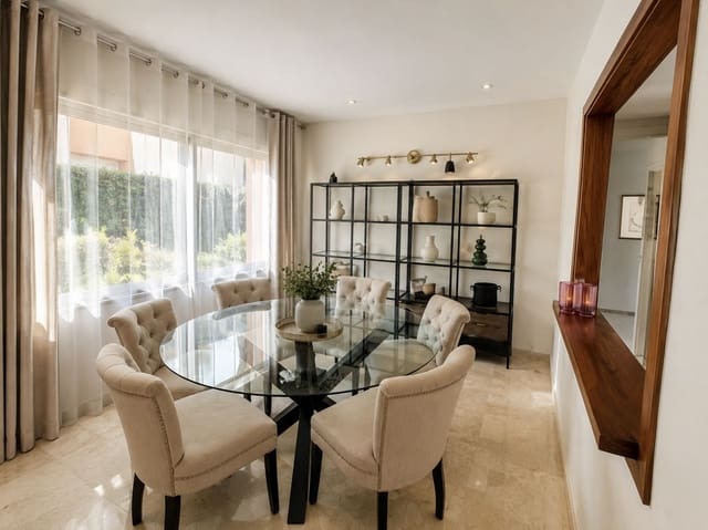 3 bedroom Townhouse for sale in Puerto Banus, Marbella with pool garage - € 540,000 (Ref: 10018816)