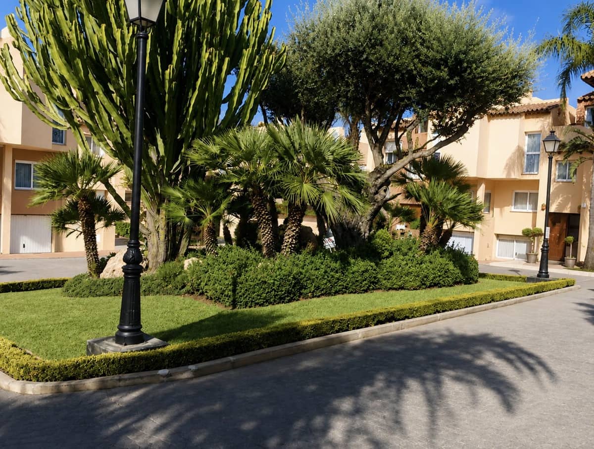 3 bedroom Townhouse for sale in Puerto Banus with pool garage - € 540,000 (Ref: 10018816)