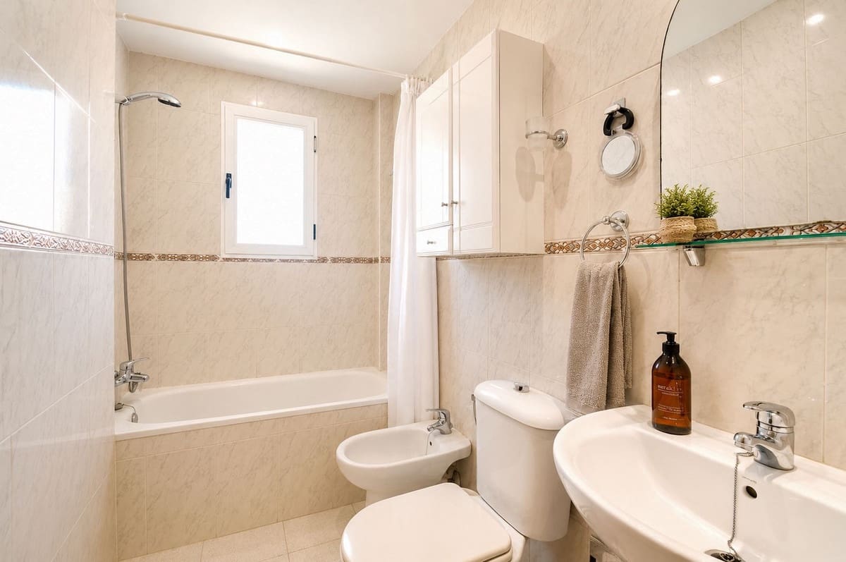 4 sypialnia Dom na sprzedaż w Costabella z basenem garażem - 625 000 € (Ref: 10021570)
