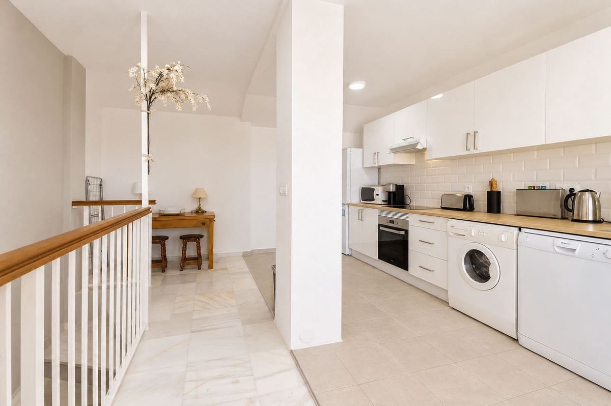 4 sypialnia Dom na sprzedaż w Costabella z basenem garażem - 625 000 € (Ref: 10021570)