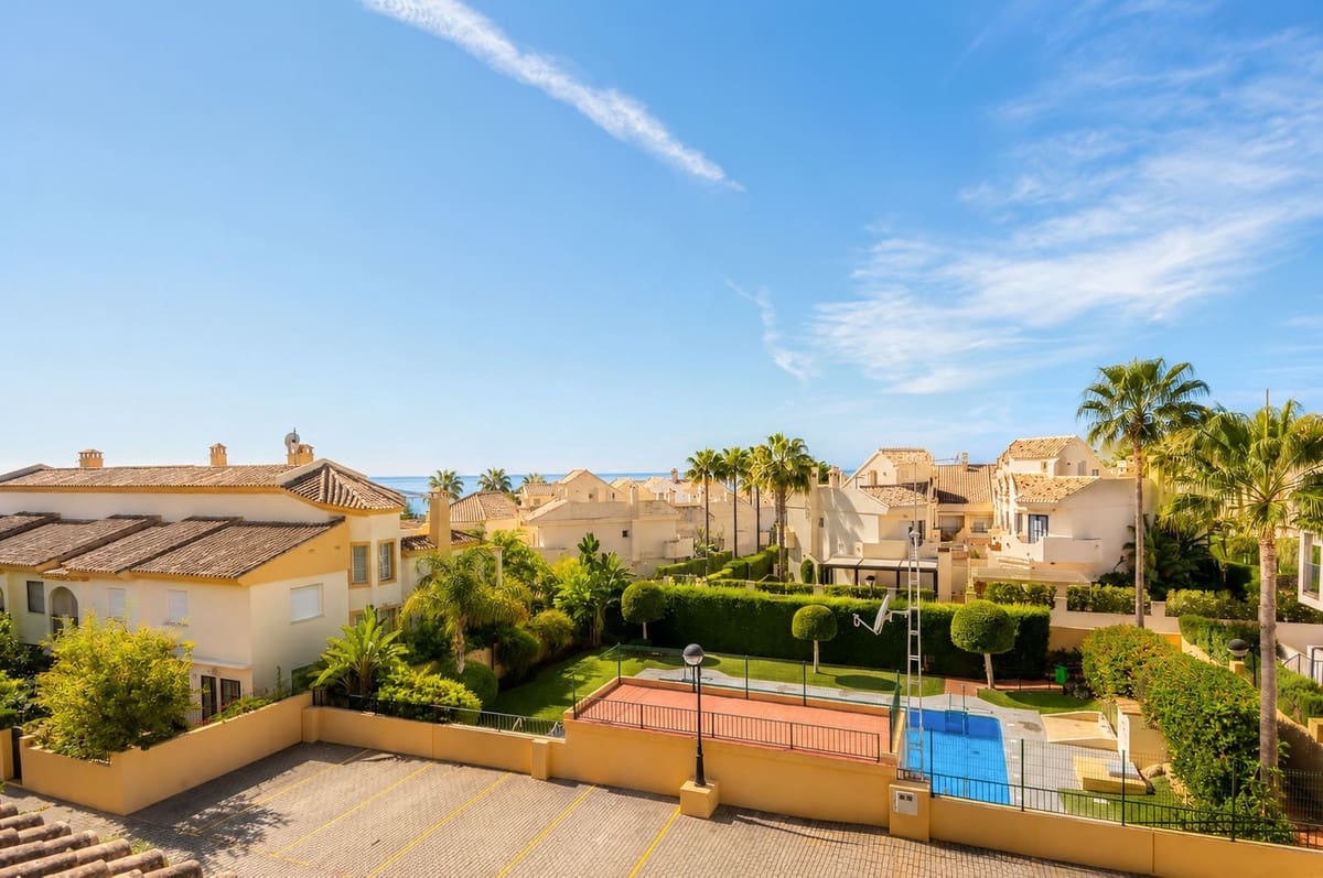 4 sypialnia Dom na sprzedaż w Costabella z basenem garażem - 625 000 € (Ref: 10021570)