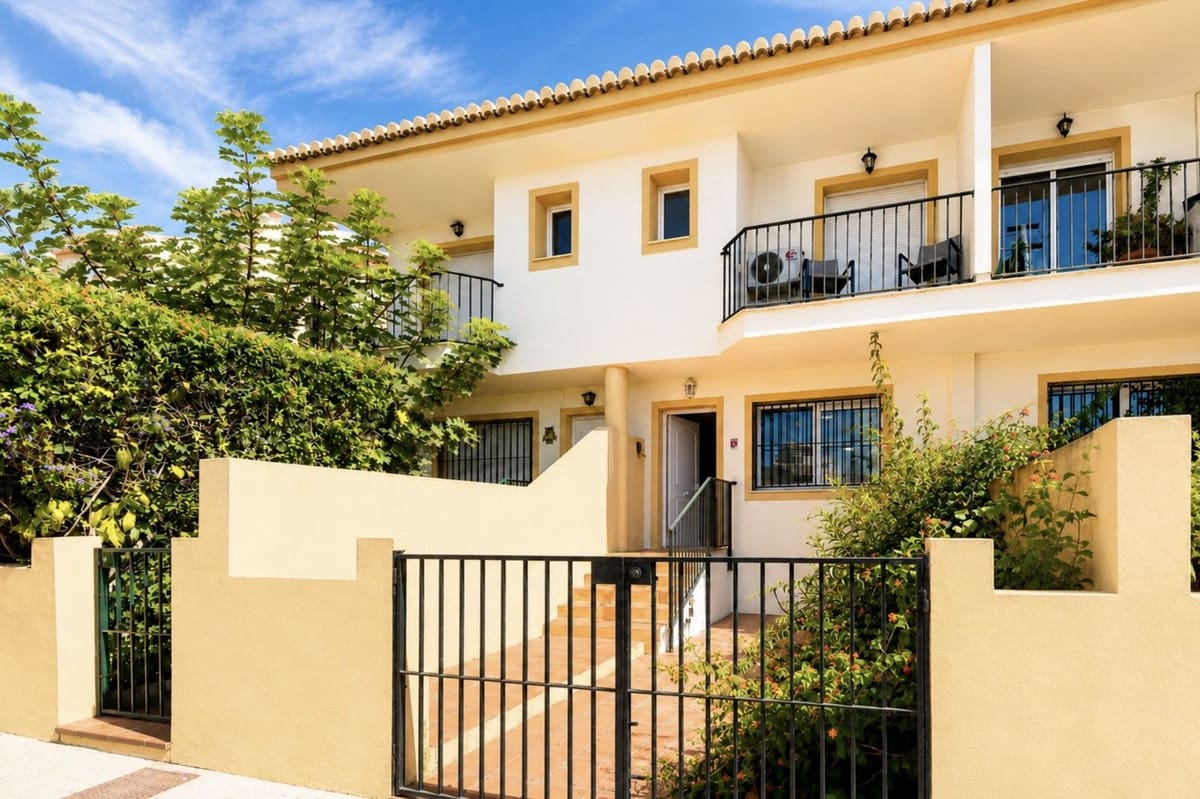 4 sypialnia Dom na sprzedaż w Costabella z basenem garażem - 625 000 € (Ref: 10021570)