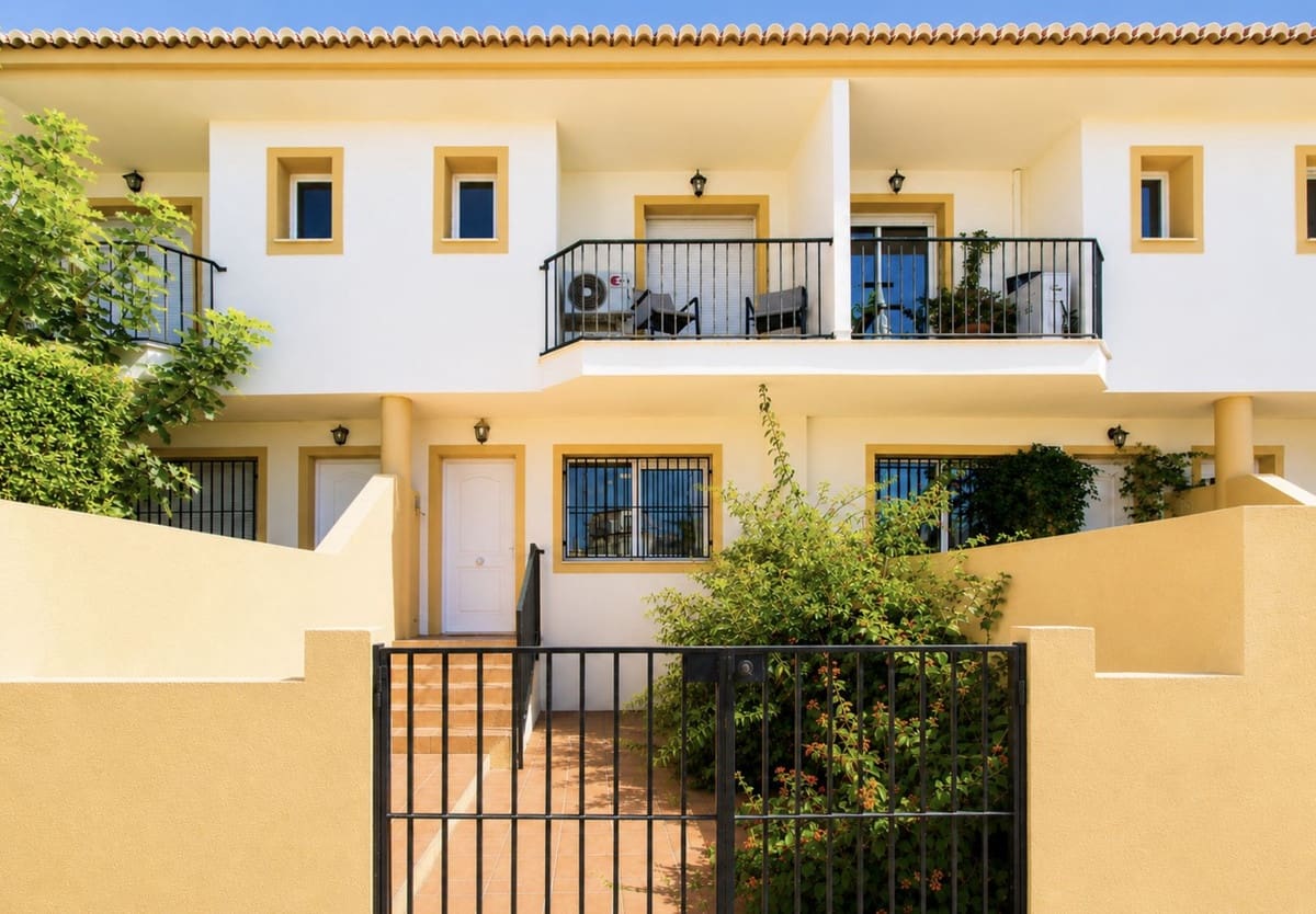 4 sypialnia Dom na sprzedaż w Costabella z basenem garażem - 625 000 € (Ref: 10021570)